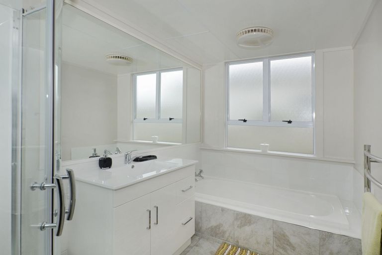 Photo of property in 33 Princes Street, Levin, 5510