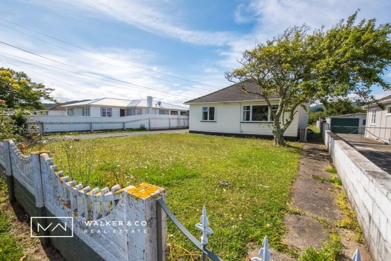 Photo of property in 14 Totara Street, Wainuiomata, Lower Hutt, 5014