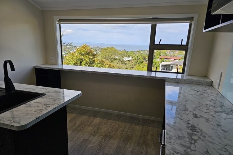 Photo of property in 1/79 Knights Road, Rothesay Bay, Auckland, 0630