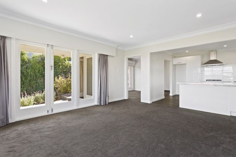 Photo of property in 213 Fifield Terrace, Opawa, Christchurch, 8023