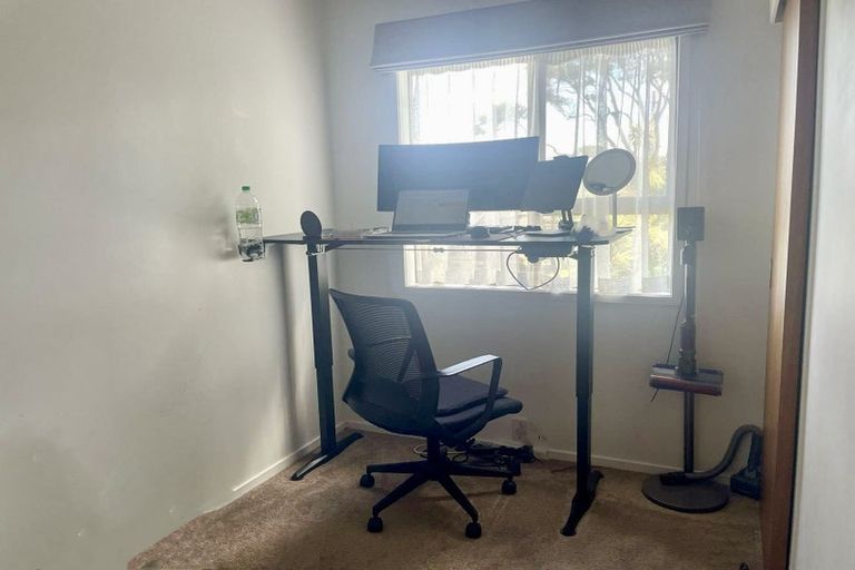 Photo of property in 2/55 Aberdeen Road, Castor Bay, Auckland, 0620