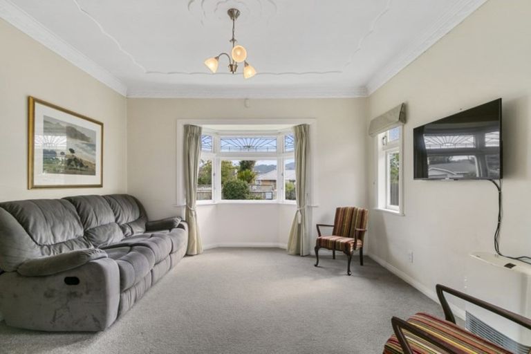 Photo of property in 142 Waiwhetu Road, Waterloo, Lower Hutt, 5011