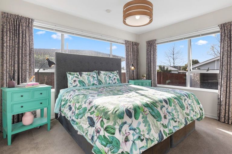 Photo of property in 24 Jenkins Avenue, Redwood, Christchurch, 8051