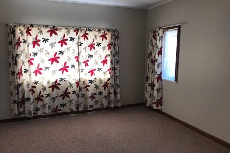 Photo of property in 69 Bell Road, Waiwhetu, Lower Hutt, 5010