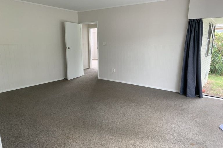 Photo of property in 53 Universal Drive, Henderson, Auckland, 0610