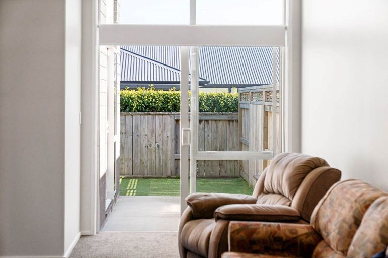 Photo of property in 18b Komata Crescent, Papamoa Beach, Papamoa, 3118