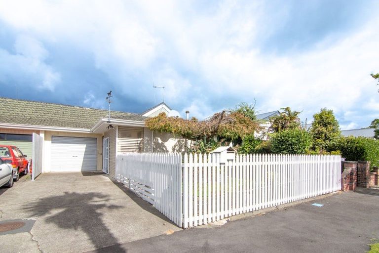 Photo of property in 10a Palm Avenue, Hokowhitu, Palmerston North, 4410