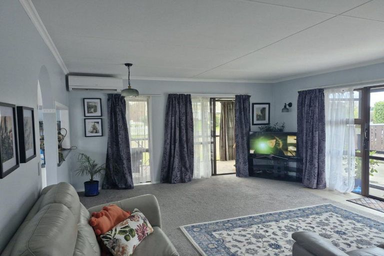 Photo of property in 10 Kapui Place, Waitara, 4320