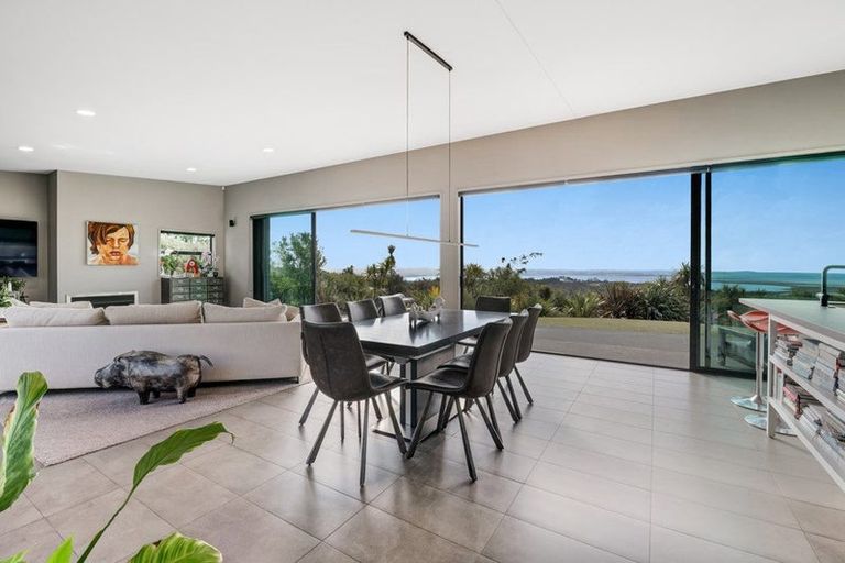 Photo of property in 102 West Road, Kaukapakapa, 0873