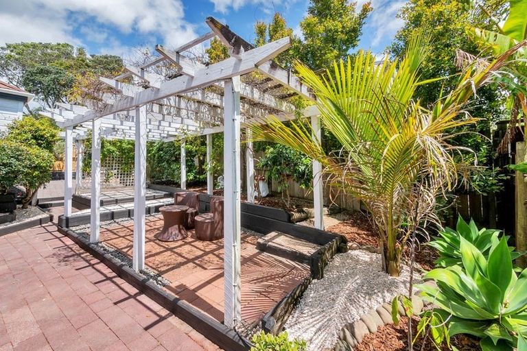 Photo of property in 2/18 Long Bay Drive, Torbay, Auckland, 0630