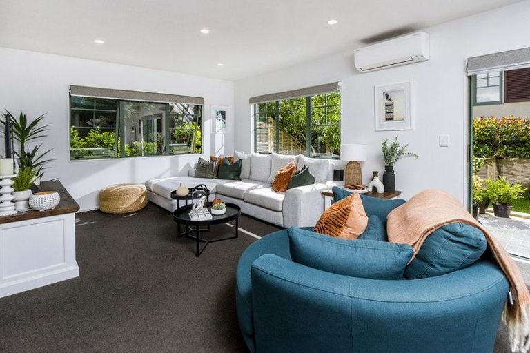 Photo of property in 13l Eban Avenue, Hillcrest, Auckland, 0627