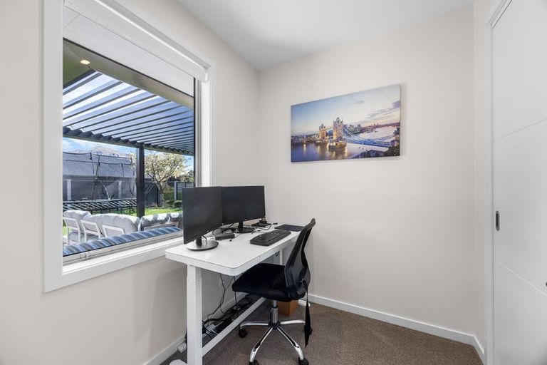 Photo of property in 63 Minaret Ridge, Wanaka, 9305