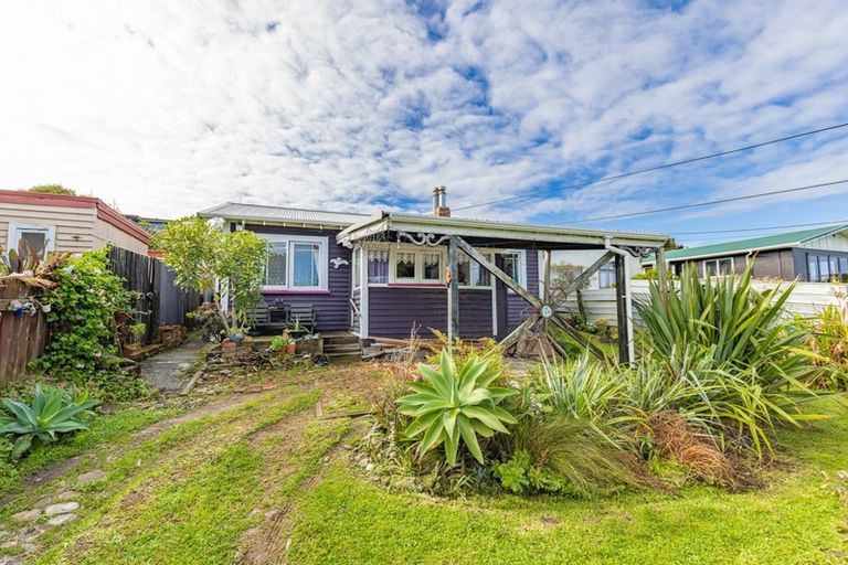 Photo of property in 40 Karaka Street, Castlecliff, Whanganui, 4501