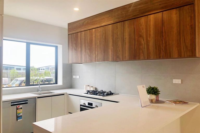 Photo of property in 36 Opoka Street, Papakura, 2110