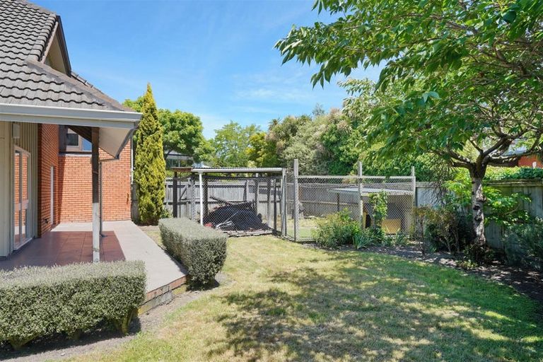 Photo of property in 70b Avonhead Road, Avonhead, Christchurch, 8042