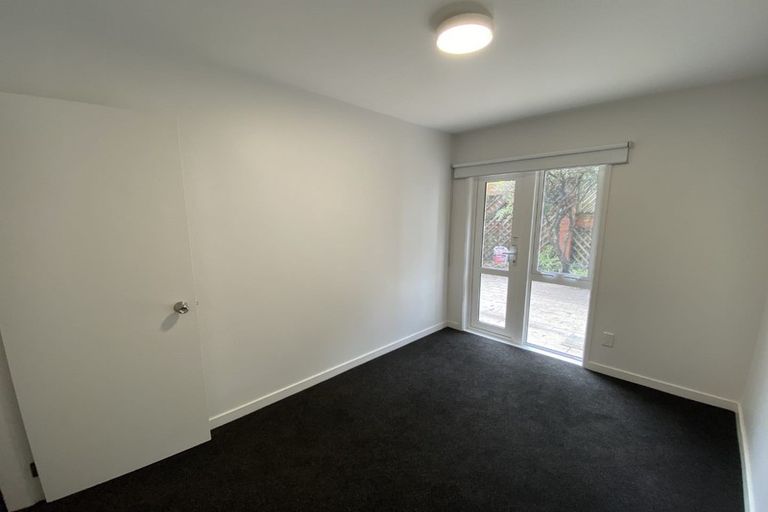 Photo of property in 12a Lawson Place, Mount Victoria, Wellington, 6011