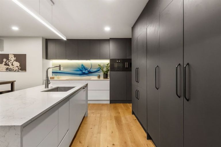 Photo of property in 10a Aberdeen Road, Campbells Bay, Auckland, 0620