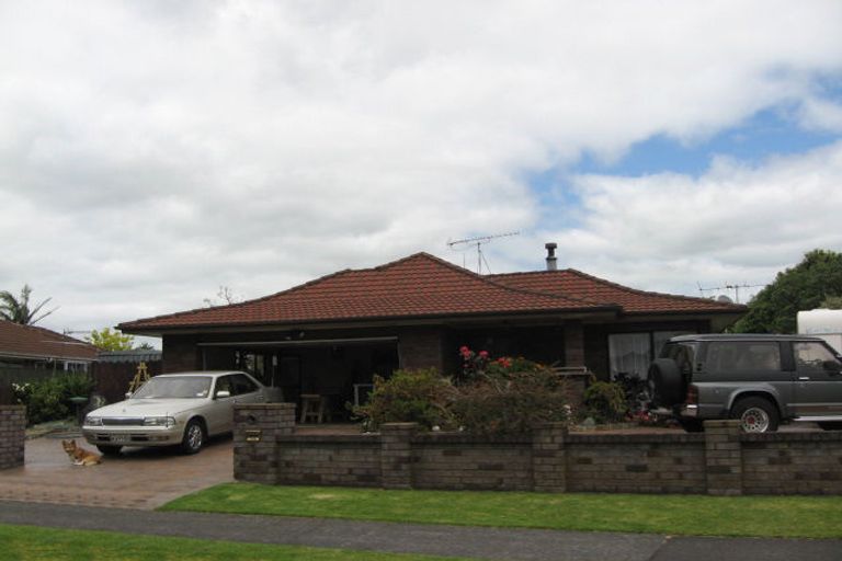 Photo of property in 27 Evanda Crescent, Conifer Grove, Takanini, 2112