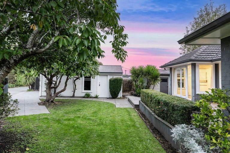 Photo of property in 11 Colina Street, Avonhead, Christchurch, 8042