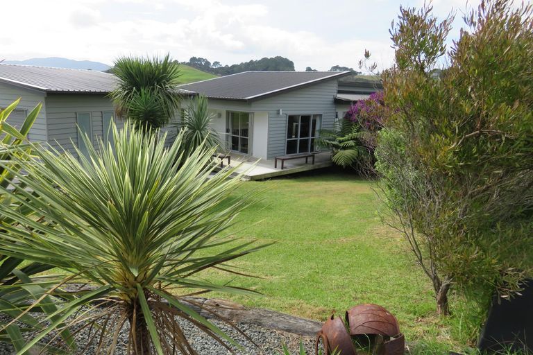 Photo of property in 5 Lori Lane, Coopers Beach, 0420