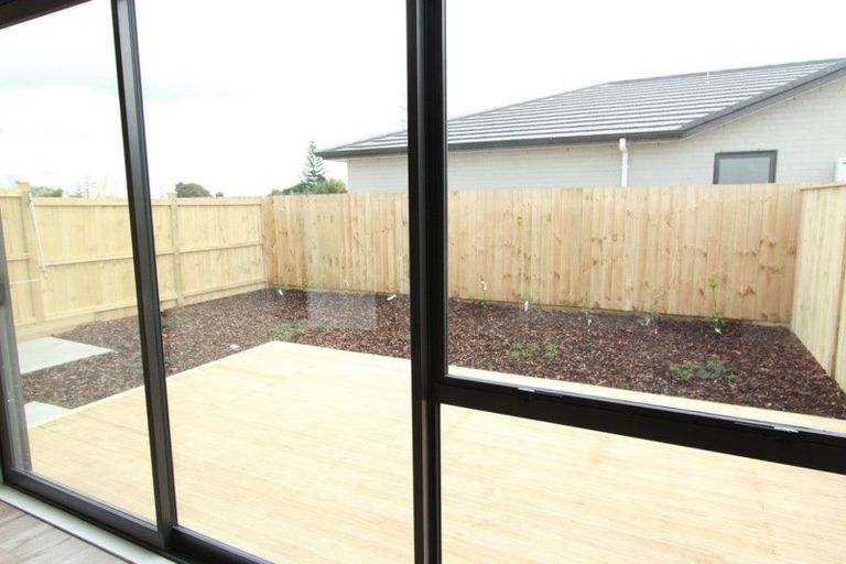 Photo of property in 9 Karokaro Road, Takanini, 2112