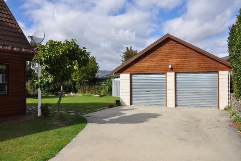 Photo of property in 24 Rob Roy Lane, Wanaka, 9305