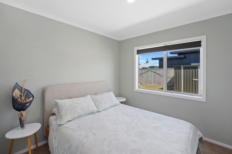Photo of property in 5 Seagrass Place, Otaki Beach, Otaki, 5512