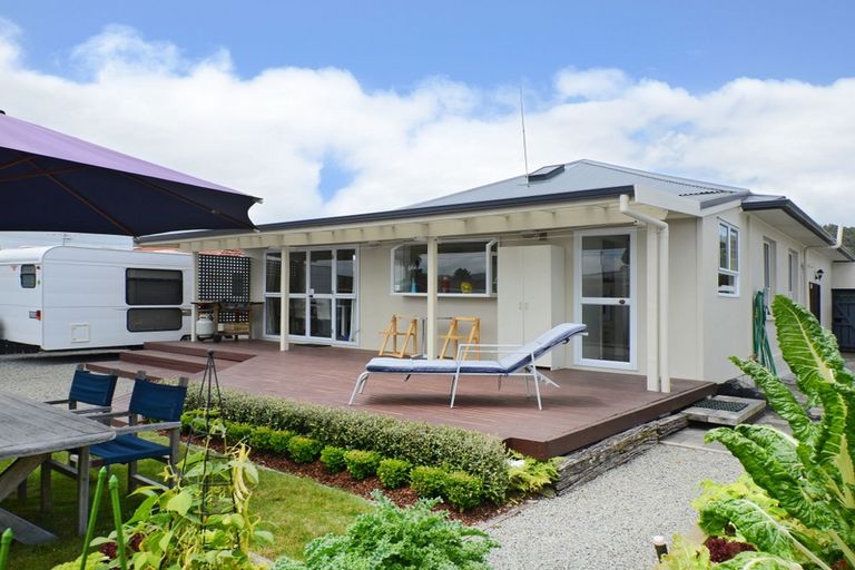 Photo of property in 33 Princes Street, Levin, 5510