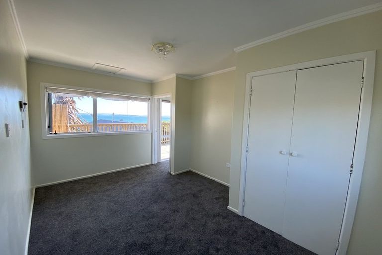 Photo of property in 1412 Whangaparaoa Road, Army Bay, Whangaparaoa, 0930