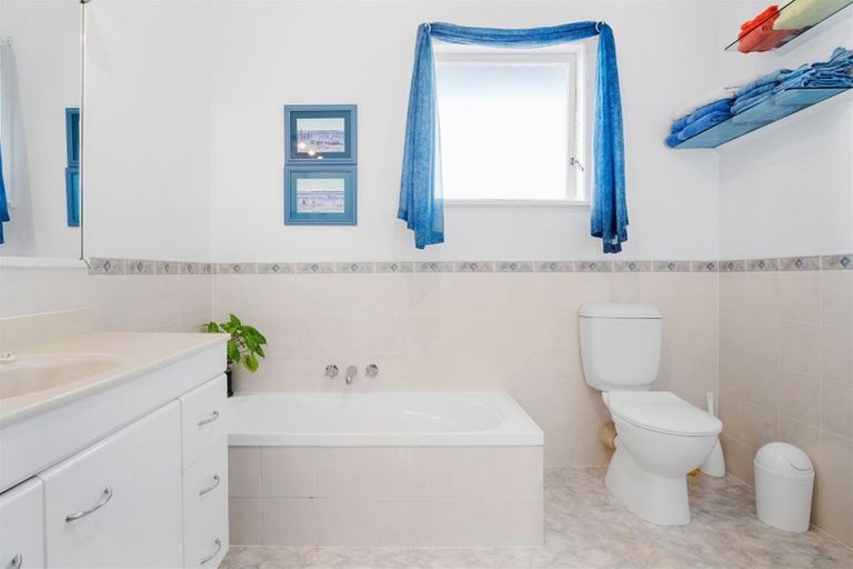 Photo of property in 21 Litten Road, Cockle Bay, Auckland, 2014