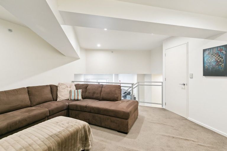 Photo of property in Stadium Garden Flats, 101/107 Thorndon Quay, Pipitea, Wellington, 6011