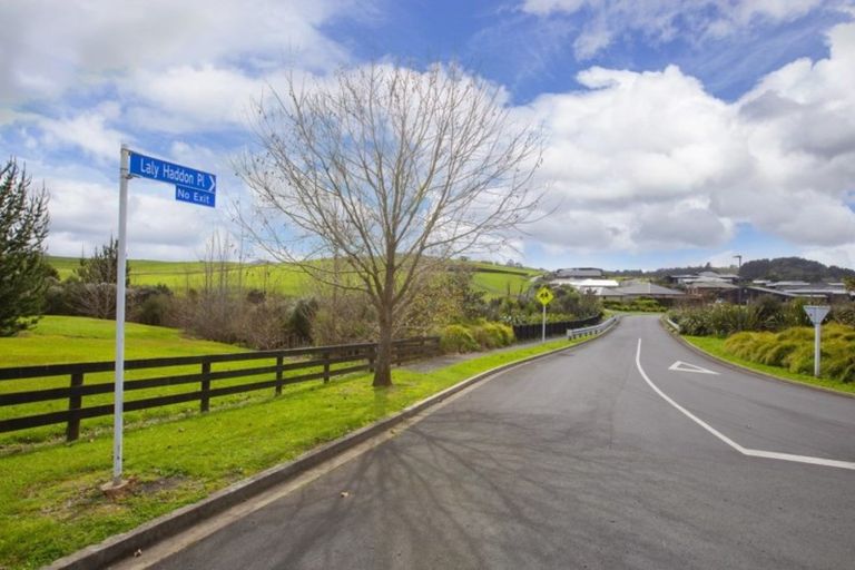 Photo of property in 37 Laly Haddon Place, Matakana, 0985