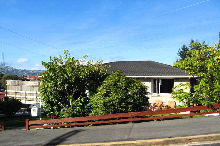 Photo of property in 100 Centennial Avenue, Helensburgh, Dunedin, 9010