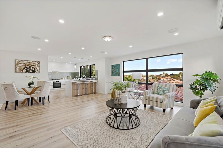 Photo of property in 11 Tawapou Close, Massey, Auckland, 0614