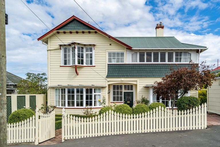 Photo of property in 75 Eglinton Road, Mornington, Dunedin, 9011