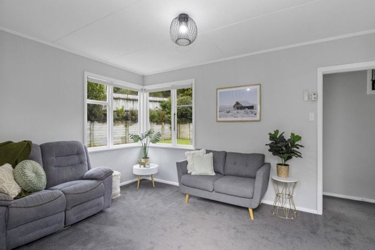 Photo of property in 26 Lowry Crescent, Stokes Valley, Lower Hutt, 5019