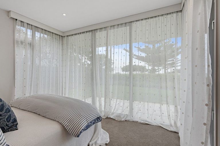 Photo of property in 2 Burgess Street, Sumner, Christchurch, 8081