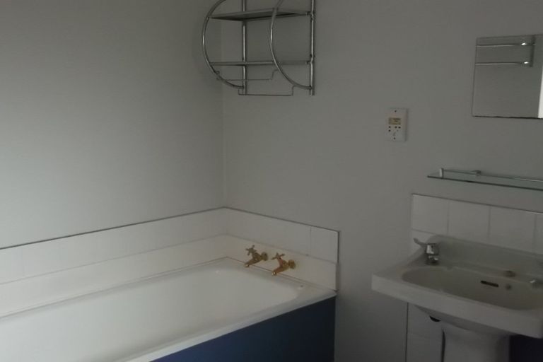 Photo of property in 9 Weraroa Road, Levin, 5510