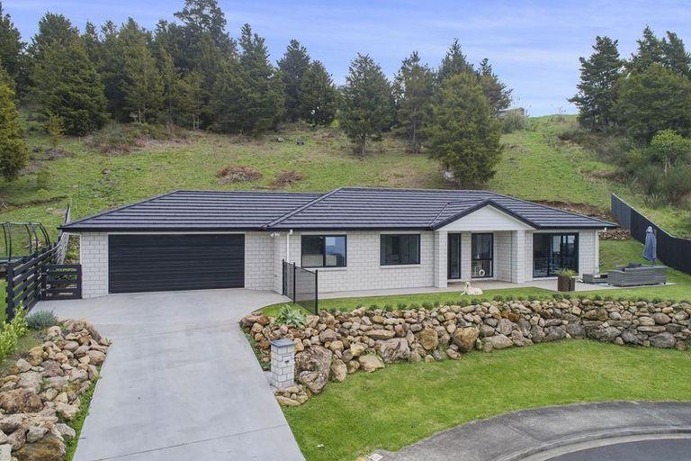 Photo of property in 25 Catherin Servant Close, Maunu, Whangarei, 0110