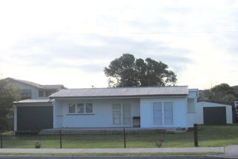 Photo of property in 60 Manaia Road, Tairua, 3508