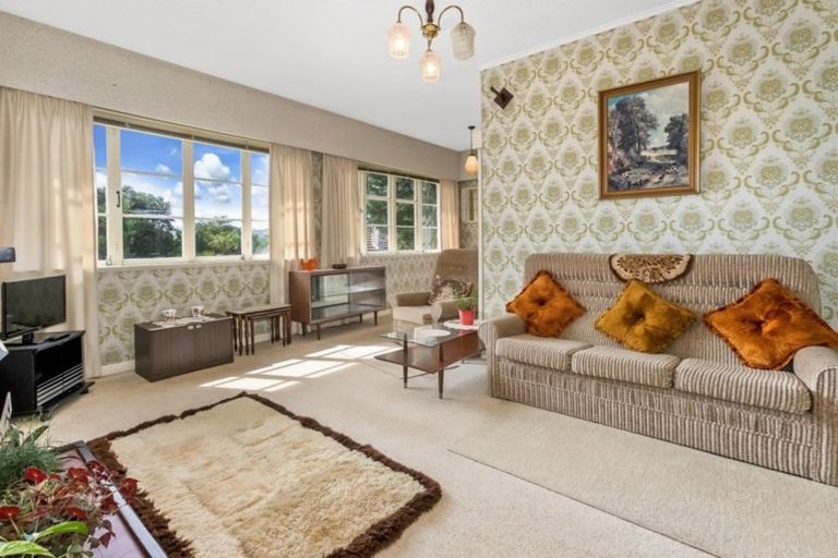 Photo of property in 75 Walmer Road, Point Chevalier, Auckland, 1022