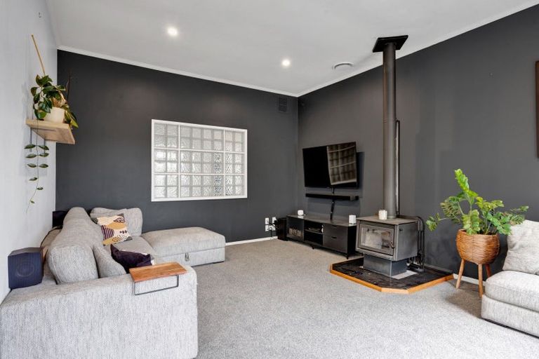 Photo of property in 17 Konini Street, Inglewood, 4330