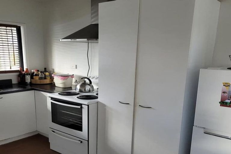 Photo of property in 1/100 Birkdale Road, Birkdale, Auckland, 0626