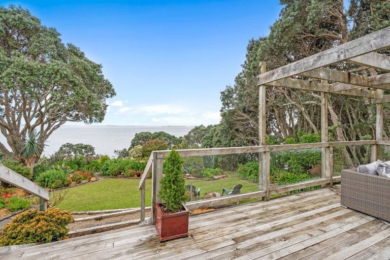 Photo of property in 38 Pacific Parade, Army Bay, Whangaparaoa, 0930