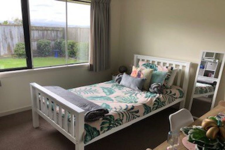 Photo of property in 100 Rosalie Terrace, Kelvin Grove, Palmerston North, 4414