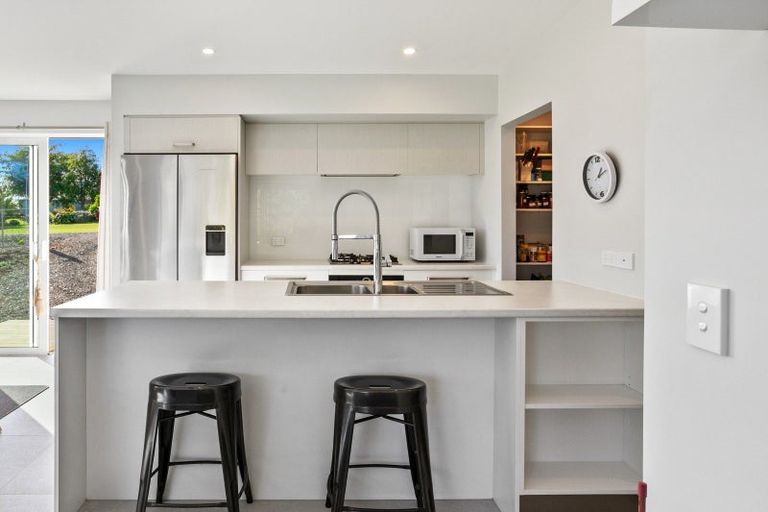 Photo of property in 76 Riddell Road, Kerikeri, 0230