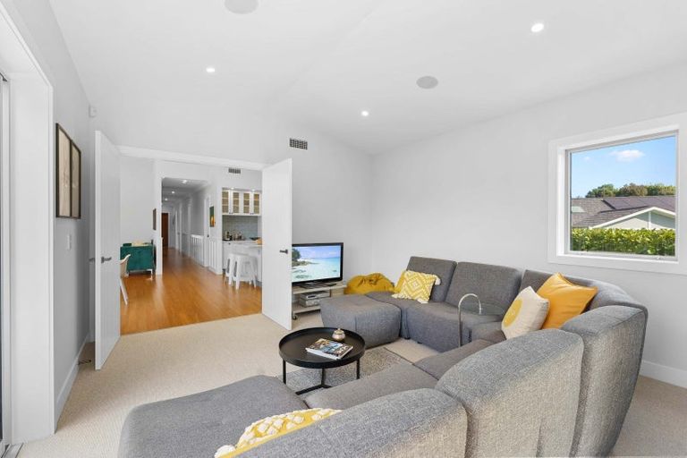 Photo of property in 9 Lamont Place, Waikanae, 5036