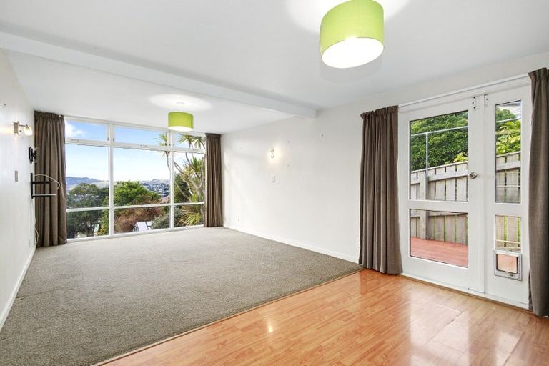 Photo of property in 28 Hollies Crescent, Johnsonville, Wellington, 6037