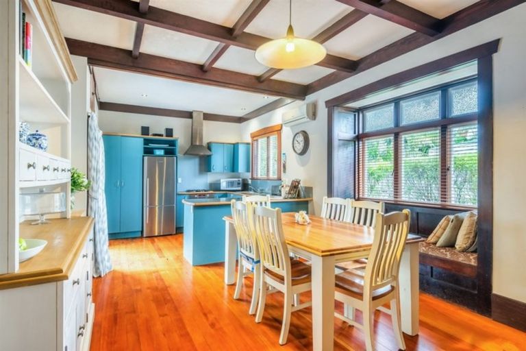 Photo of property in 2/10 Birkley Road, Bayswater, Auckland, 0622