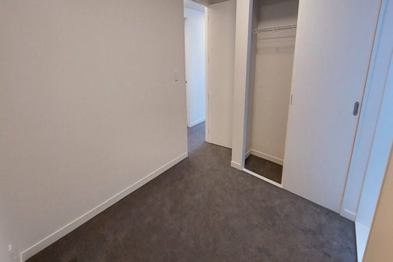 Photo of property in 1/67 Tiketike Way, Brooklyn, Wellington, 6021